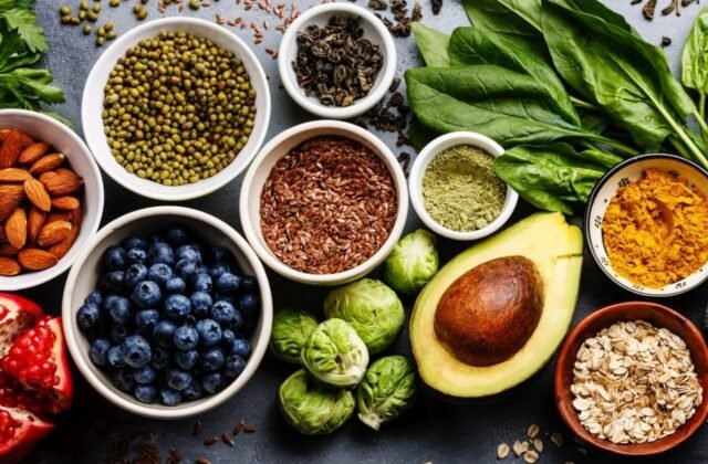 10 Anti-Aging Foods Every Woman Should Include in Her Diet (Backed by Science)